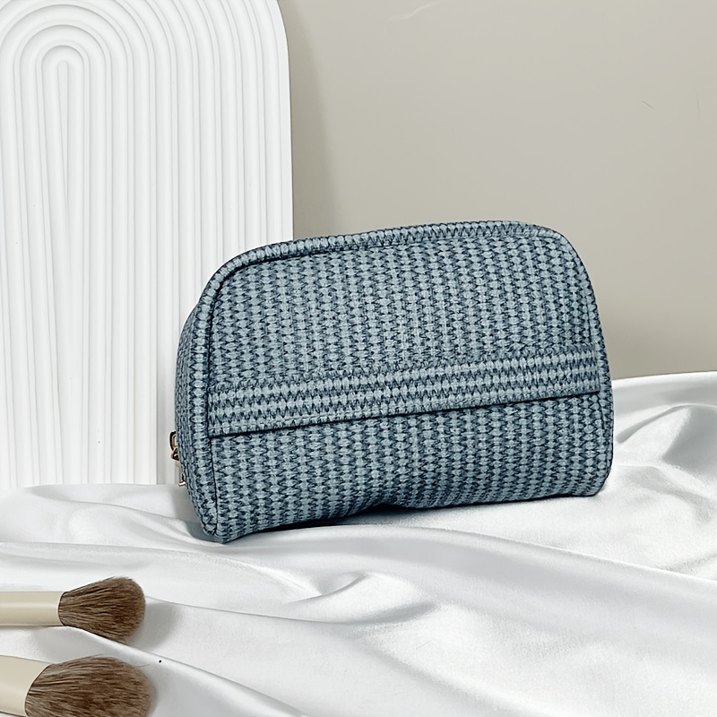 Lightweight Travel Toiletry Bags for Daily Essentials 3